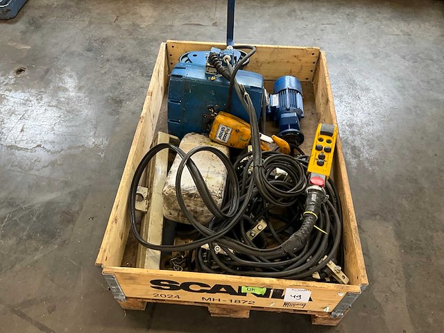 2002 abus gm5 elektrische kettingtakel met loopkat - afbeelding 1 van  1