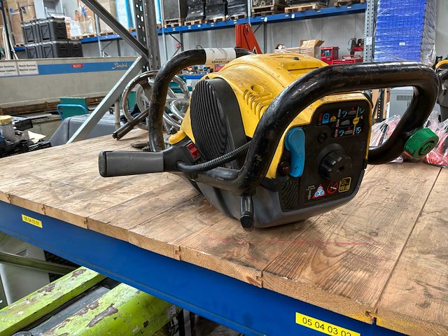 2002 atlas copco cobra tt benzine aangedreven breekhamer - afbeelding 1 van  3