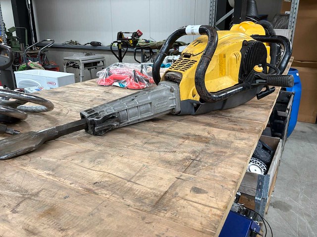 2002 atlas copco cobra tt benzine aangedreven breekhamer - afbeelding 2 van  3