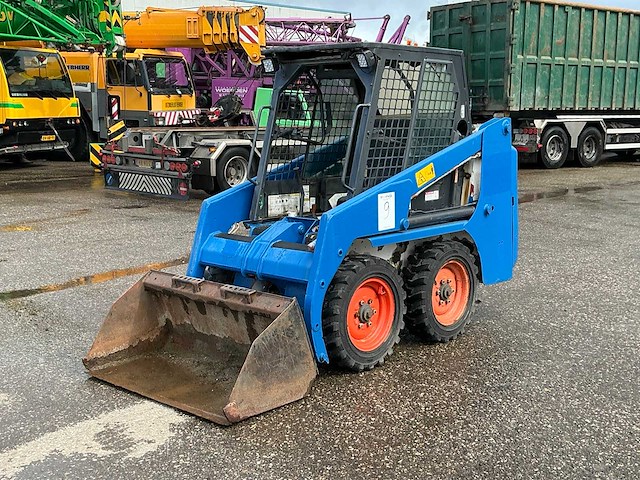 2002 bobcat 553 schranklader - afbeelding 1 van  10