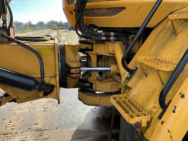 2002 caterpillar 725 dumper - afbeelding 26 van  45