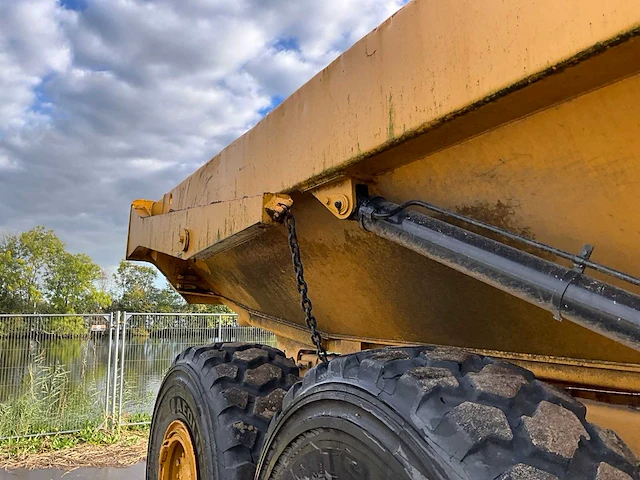 2002 caterpillar 725 dumper - afbeelding 28 van  45