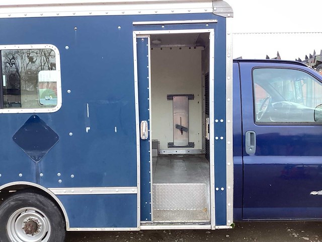 2002 chevrolet bedrijfswagen - afbeelding 8 van  15