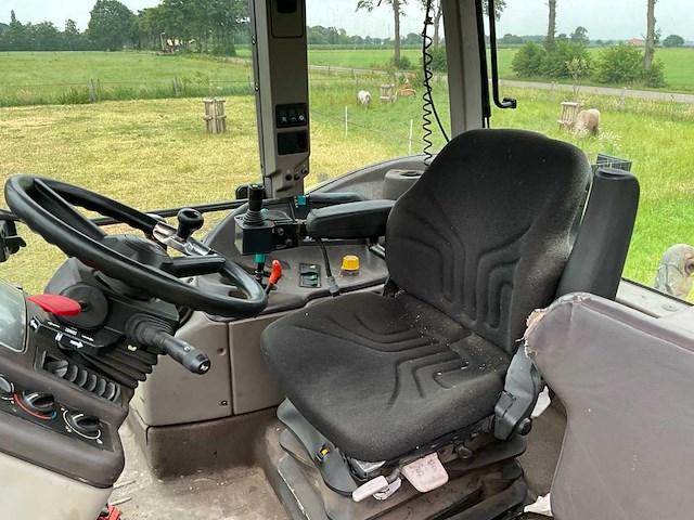 2002 claas ares 656 rz vierwielaangedreven landbouwtractor met voorlader - afbeelding 22 van  48