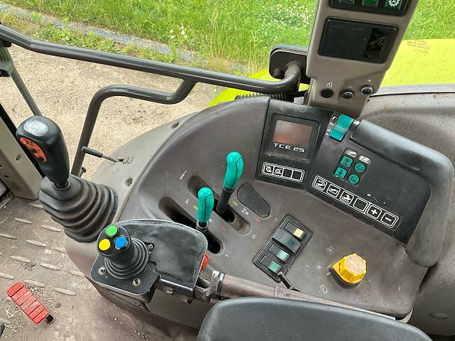 2002 claas ares 656 rz vierwielaangedreven landbouwtractor met voorlader - afbeelding 29 van  48