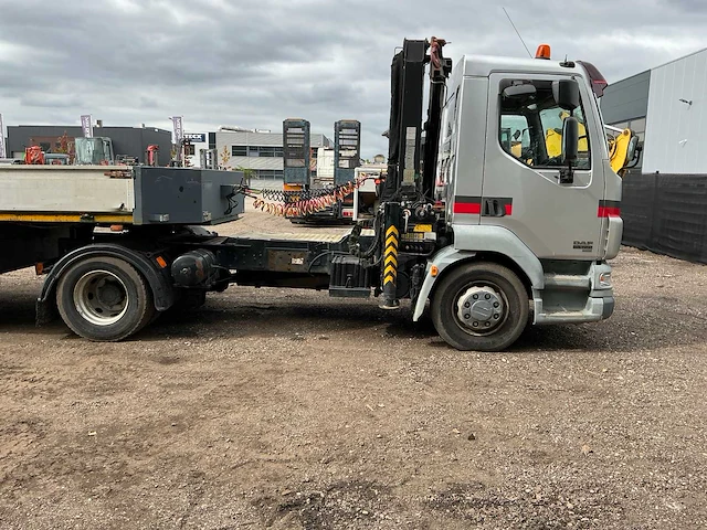 2002 daf lf 55.180 vrachtwagen met palfinger pk7000 autolaadkraan en baveck 150 oplegger - afbeelding 84 van  84