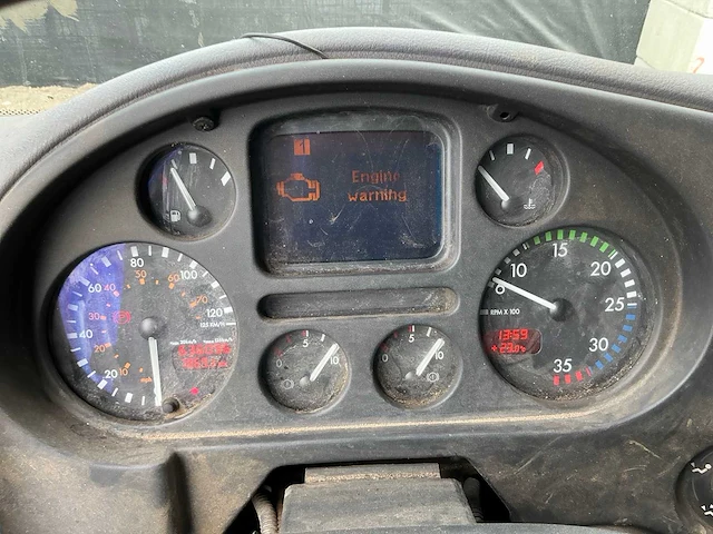 2002 daf lf 55.180 vrachtwagen met palfinger pk7000 autolaadkraan en baveck 150 oplegger - afbeelding 25 van  80