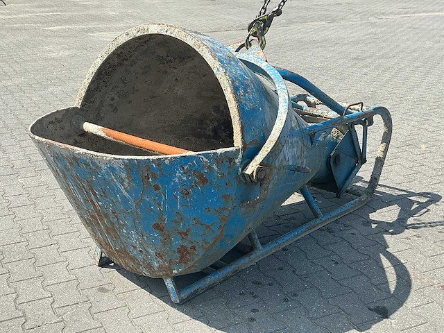 2002 de koker 600lr betonkubel - afbeelding 1 van  6