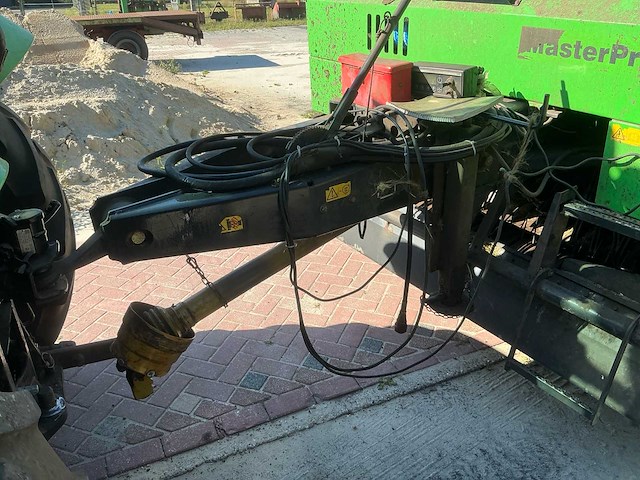 2002 deutz-fahr mp130 balenpers - afbeelding 4 van  46