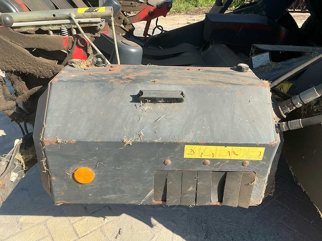 2002 deutz-fahr mp130 balenpers - afbeelding 20 van  46