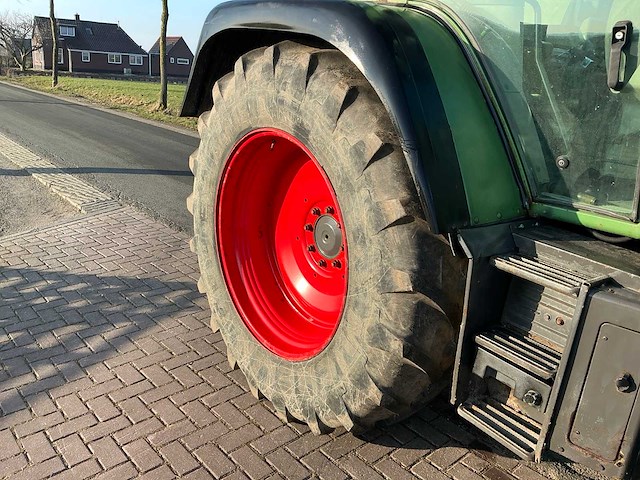 2002 fendt 411 vario vierwielaangedreven landbouwtractor - afbeelding 14 van  34