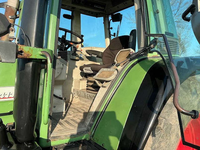 2002 fendt 411 vario vierwielaangedreven landbouwtractor - afbeelding 16 van  34