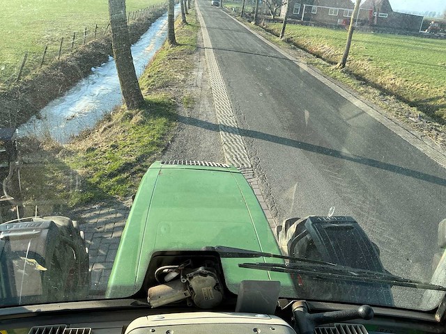 2002 fendt 411 vario vierwielaangedreven landbouwtractor - afbeelding 26 van  34