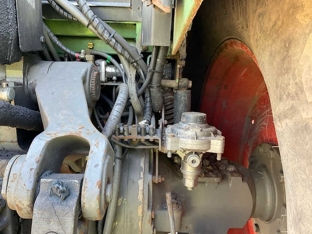 2002 fendt 920 favorit vario vierwielaangedreven landbouwtractor - afbeelding 20 van  41