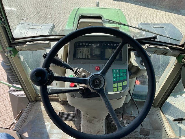 2002 fendt 920 favorit vario vierwielaangedreven landbouwtractor - afbeelding 25 van  41