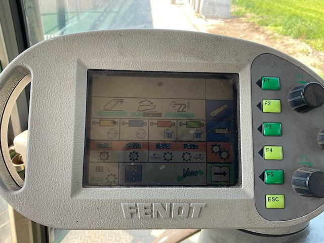 2002 fendt 920 favorit vario vierwielaangedreven landbouwtractor - afbeelding 40 van  41