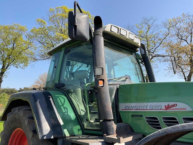 2002 fendt 920 favorit vario vierwielaangedreven landbouwtractor - afbeelding 21 van  41