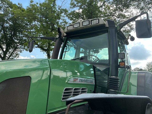 2002 fendt 924 vario vierwielaangedreven landbouwtractor - afbeelding 7 van  40