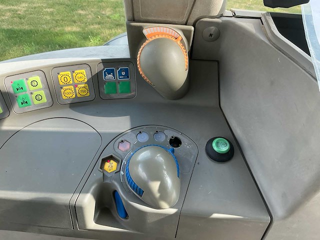 2002 fendt 924 vario vierwielaangedreven landbouwtractor - afbeelding 32 van  40