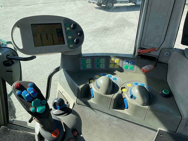 2002 fendt favorit 716 vario vierwielaangedreven landbouwtractor - afbeelding 5 van  15