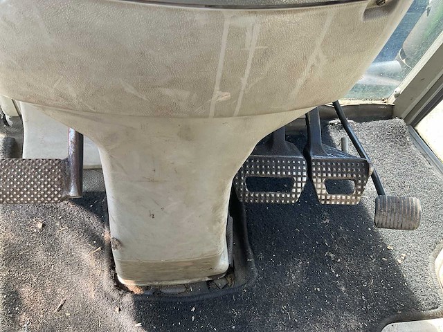 2002 fendt favorit 716 vario vierwielaangedreven landbouwtractor - afbeelding 6 van  15