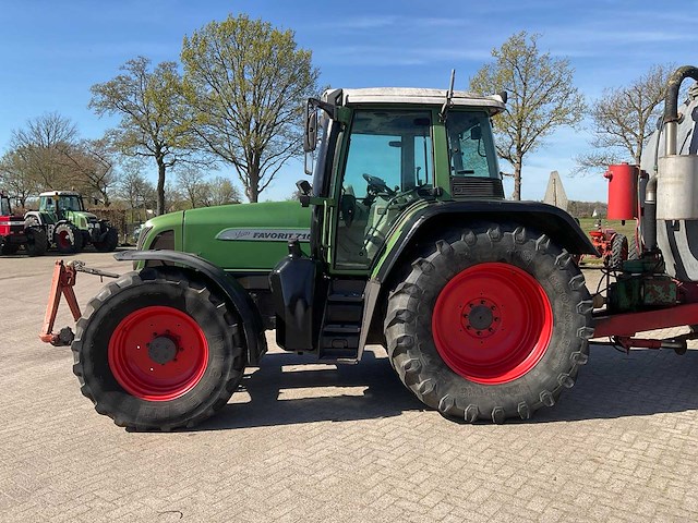 2002 fendt favorit 716 vario vierwielaangedreven landbouwtractor - afbeelding 7 van  15