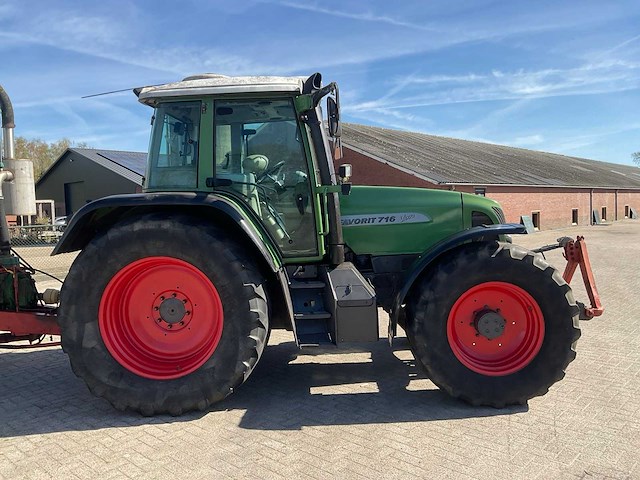 2002 fendt favorit 716 vario vierwielaangedreven landbouwtractor - afbeelding 12 van  15