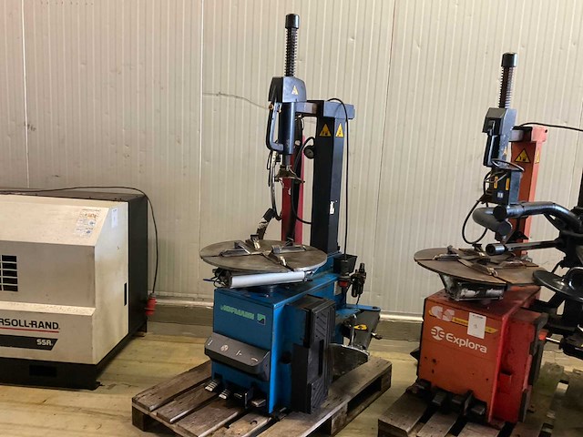 2002 hofmann monty 2300 banden de-en montageapparaat - afbeelding 1 van  8