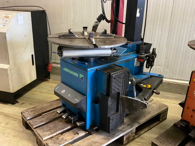 2002 hofmann monty 2300 banden de-en montageapparaat - afbeelding 2 van  8