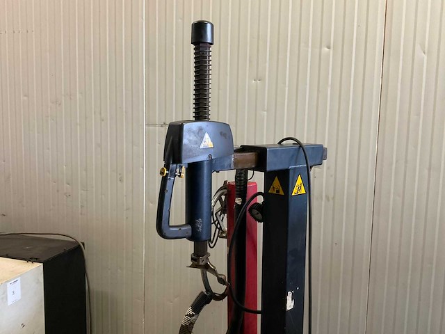 2002 hofmann monty 2300 banden de-en montageapparaat - afbeelding 4 van  8