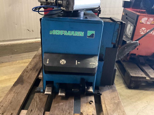 2002 hofmann monty 2300 banden de-en montageapparaat - afbeelding 5 van  8