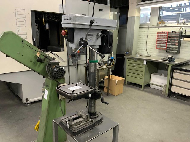 2002 huvema hu 16 industrie tafelboormachine - afbeelding 1 van  6