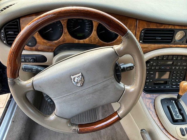 2002 jaguar xj 3.2 v8 executive personenauto - afbeelding 3 van  24