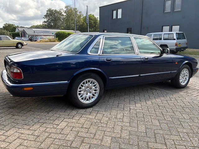 2002 jaguar xj 3.2 v8 executive personenauto - afbeelding 20 van  24