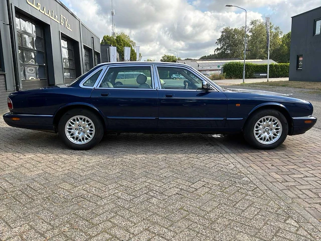 2002 jaguar xj 3.2 v8 executive personenauto - afbeelding 21 van  24