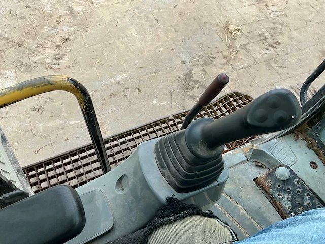 2002 jcb js220l rupsgraafmachine - afbeelding 29 van  32