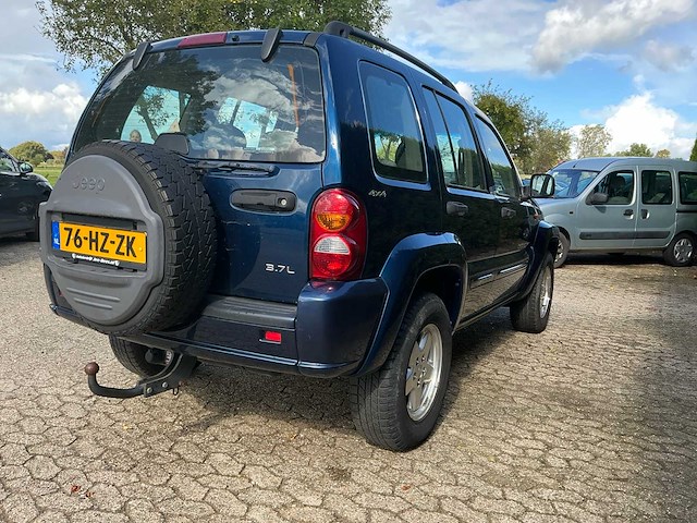 2002 jeep cherokee 3.7i v6 sport plus personenauto - afbeelding 25 van  29