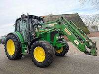 2002 john deere 6120 vierwielaangedreven landbouwtractor - afbeelding 8 van  12