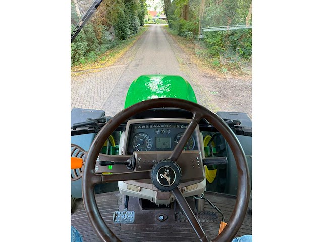 2002 john deere 6220 aq vierwielaangedreven landbouwtractor - afbeelding 1 van  6
