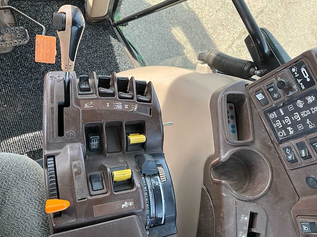 2002 john deere 6920s vierwielaangedreven landbouwtractor - afbeelding 42 van  47