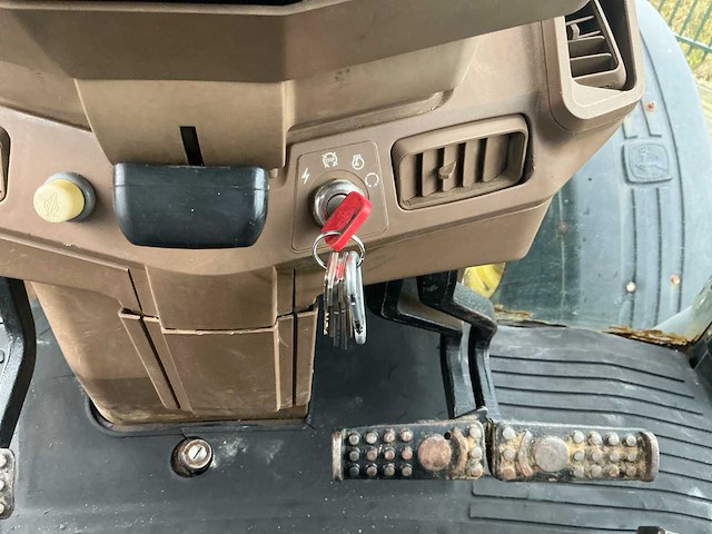 2002 john deere 7710 vierwielaangedreven landbouwtractor - afbeelding 15 van  25