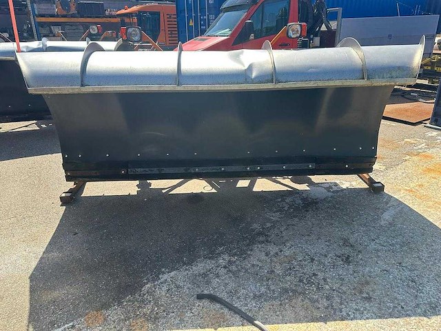 2002 jongerius j300k snow pusher - afbeelding 1 van  4