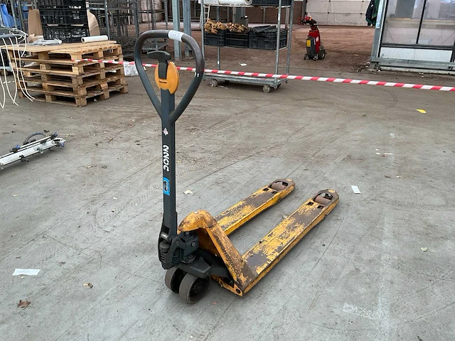 2002 jungheinrich am2200 hand hydraulische palletwagen - afbeelding 1 van  1