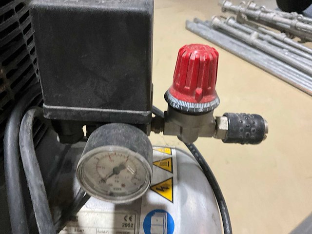 2002 kinzo airpower luchtcompressor - afbeelding 3 van  5