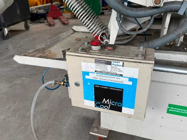 2002 klaeger hbs 275 g metalen horizontale bandzaagmachine - afbeelding 8 van  10
