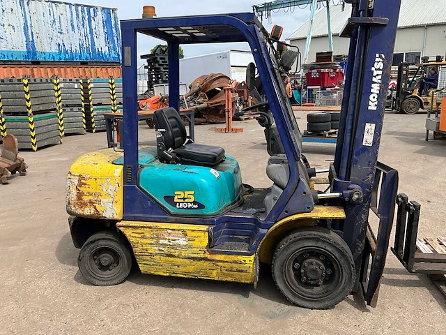2002 komatsu fd25t-14 vorkheftruck - afbeelding 8 van  13