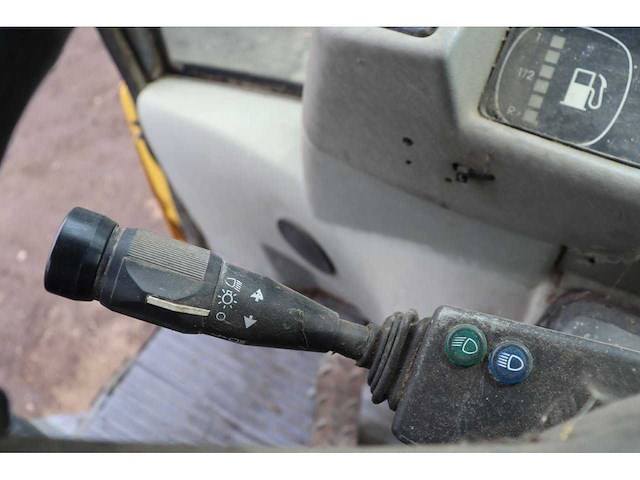 2002 komatsu wa 75-3 shovel - afbeelding 8 van  23