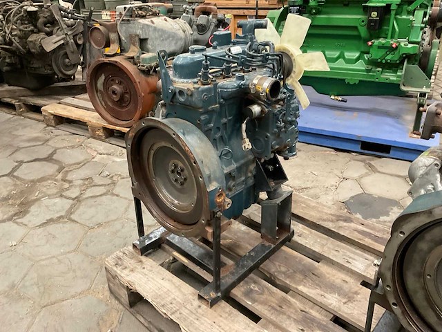 2002 kubota d905 dieselmotor - afbeelding 2 van  9