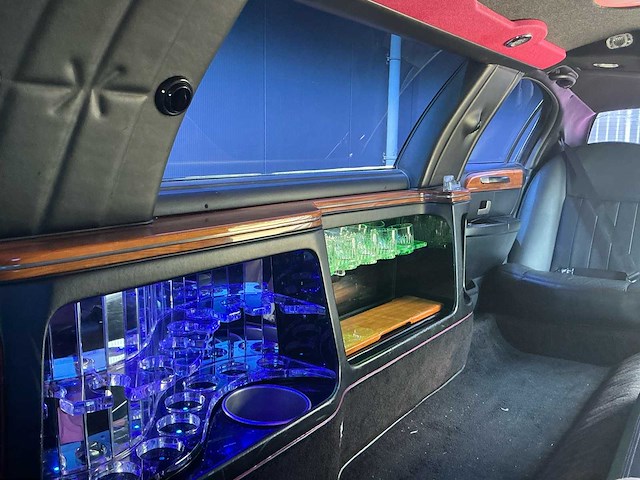 2002 lincoln town car 4.6 signature limousine - afbeelding 25 van  34