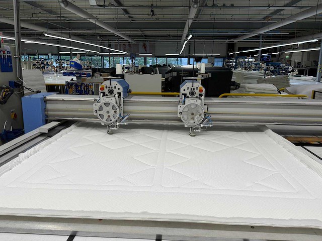 2002 mammut cnc 601 p2s professionele naaimachine multi needle - afbeelding 11 van  25